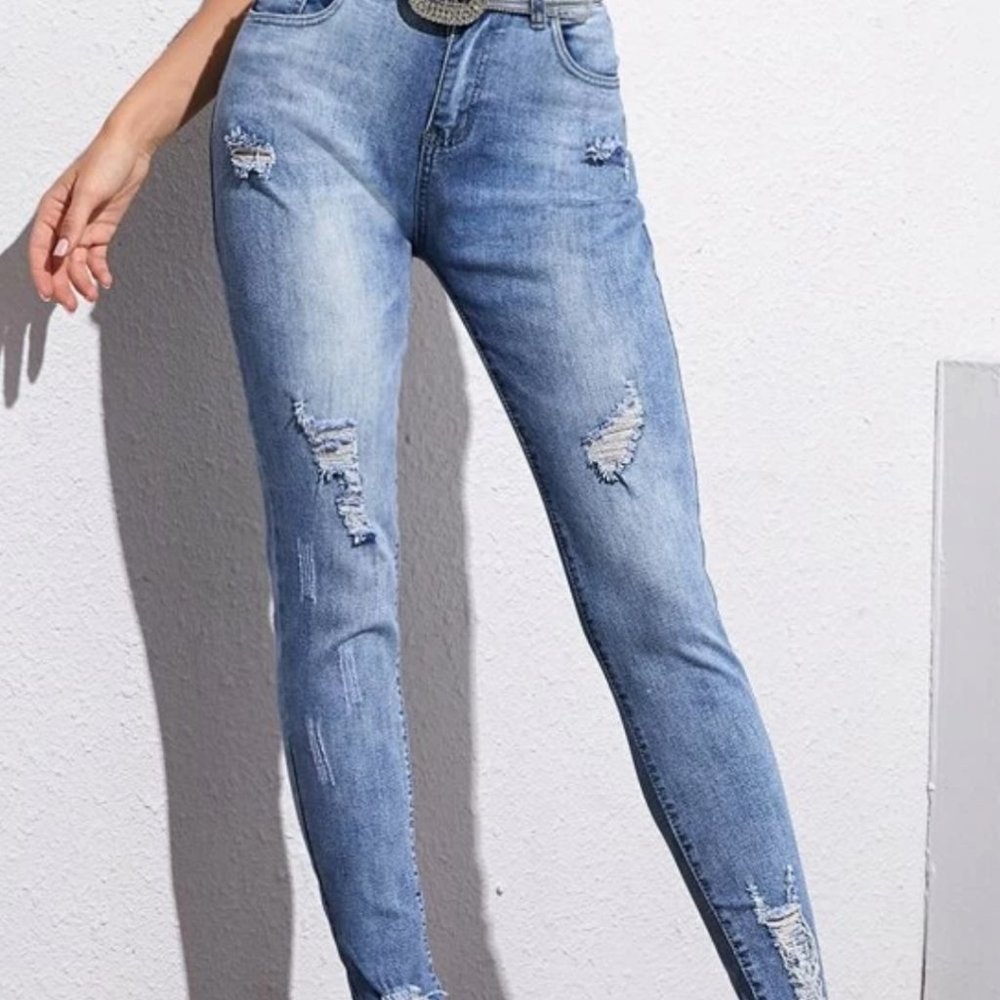 New light wash ripped skinny jean